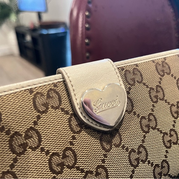 Gucci GG Canvas Heart Script Continental Wallet Monogram Tan Cream White Trifold - Picture 3 of 9